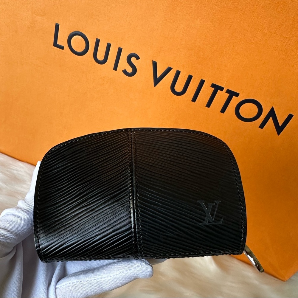 Auth Louis Vuitton coin pouch EUC